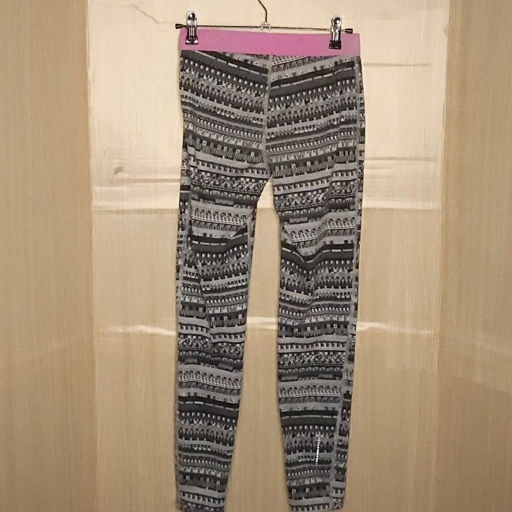 Nike Pro  Girl's Grey Athletic Leggings Large